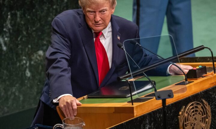 Trump rejeita limitar inteligência artificial e critica governança global da tecnologia