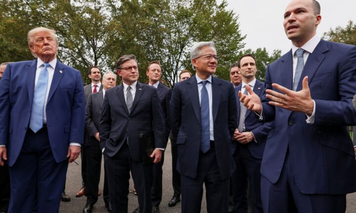 Trump anuncia autorregulação da IA por bigtechs em meio a temor social
