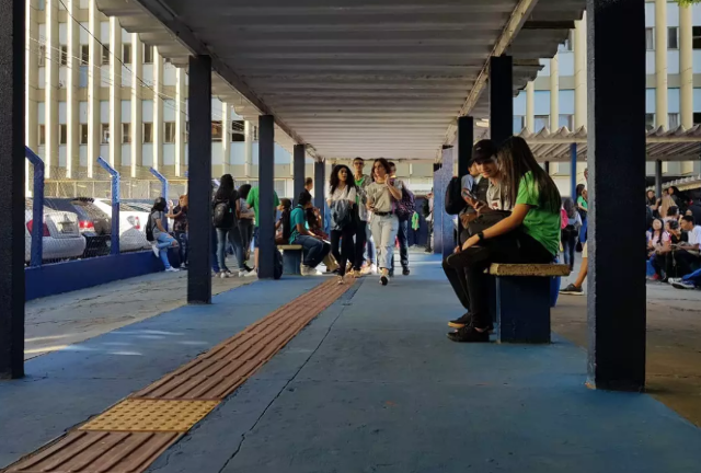 94% das escolas de MS têm acessibilidade, mas inclusão ainda esbarra em apoio