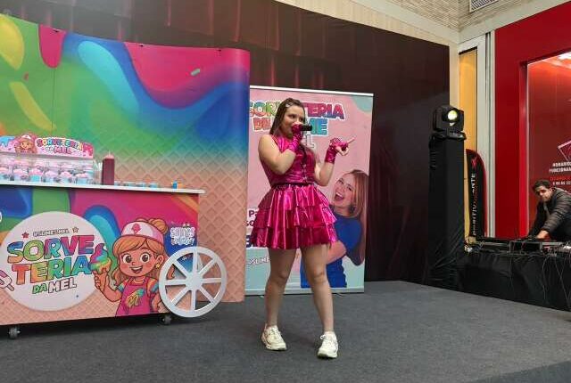 Crianças choram por Mel Slime e lotam corredores de shopping em Campo Grande