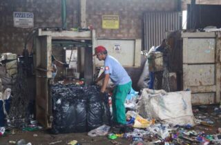 Sem pagar catadores, MP e MPT cobram R$ 1 milhão da Prefeitura de Campo Grande