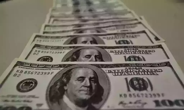 Dólar sobe a R$ 5,14 com petróleo em alta e cautela sobre juros