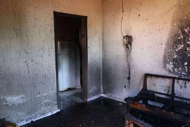 Incêndio destrói brinquedos, móveis e cesta básica de família no Jardim Colúmbia