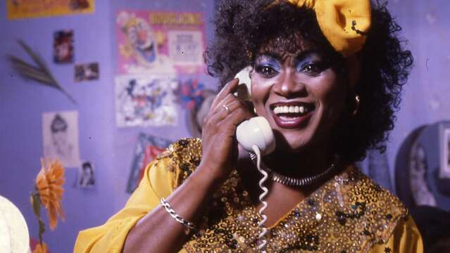 Cinema queer tem sessão grátis com pipoca e refrigerante neste domingo em Campo Grande