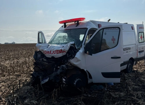 Paciente em tratamento de câncer morre após colisão de ambulância em rodovia