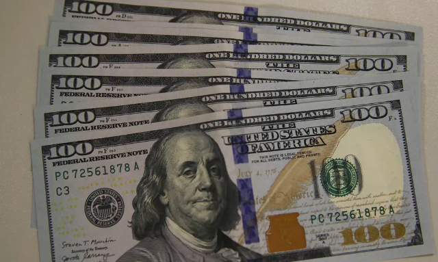 Dólar sobe a R$ 5,16 e corta para 5,84% a desvalorização no ano
