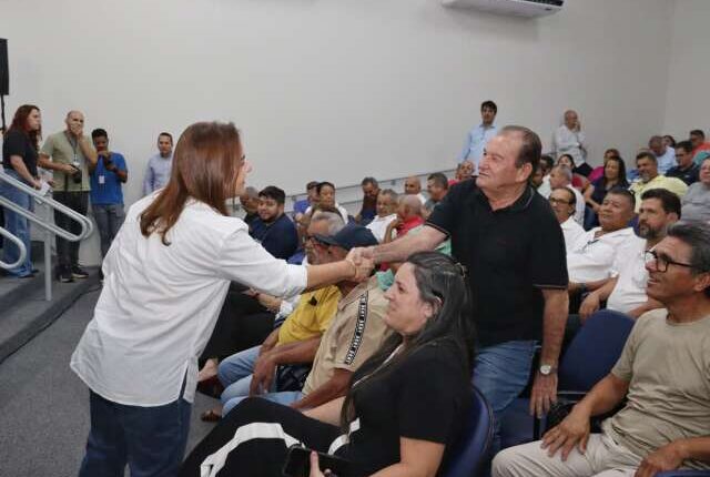 Prefeita diz que teve de escolher entre salário e tapa-buraco em Campo Grande