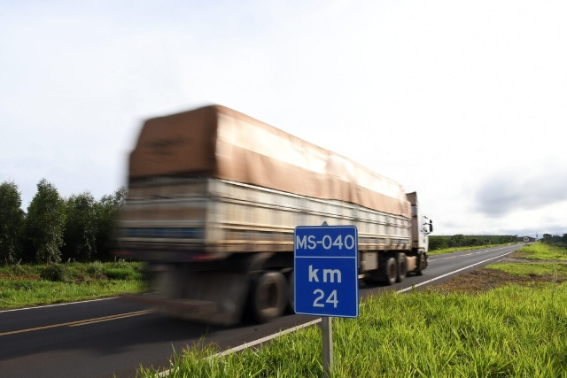 Manutenção de pontes barra circulação de veículos pesados na MS-040 até Ribas