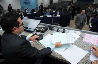 Vereadores votam criação de banco online para cidadãos sugerirem projetos de lei