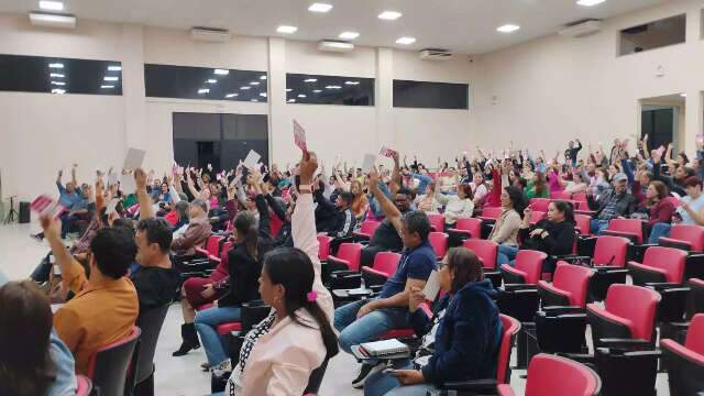 Câmara aprova reajuste de 5,4% para professores em três parcelas em Campo Grande