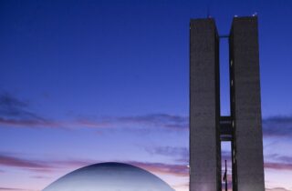Maioria do eleitorado ainda não definiu voto para senador e deputados, aponta pesquisa Datafolha