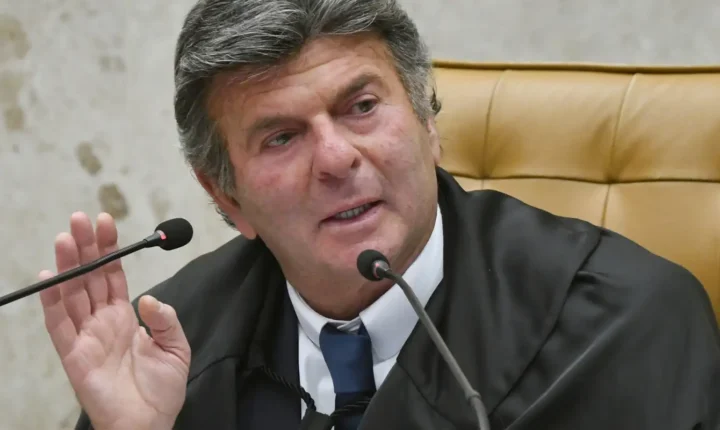 Ministro Luiz Fux suspende decisão de Flávio Dino que mantinha posts sobre Nossa Senhora