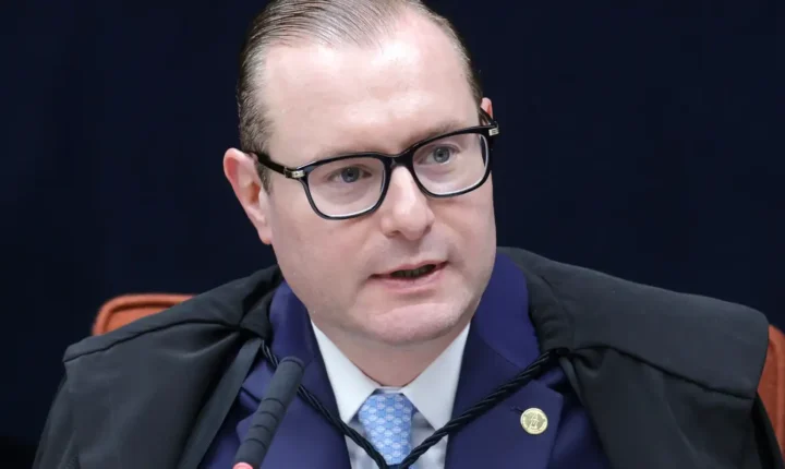 Zanin nega liminar para forçar Senado a instaurar CPI sobre o caso Master