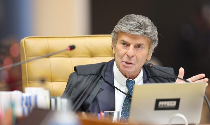 Fux dá 10 dias para Senado se manifestar em ação que pede informações sobre visitas de esposa de Moraes e Vorcaro