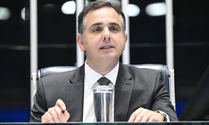 Rodrigo Pacheco toma posse como ministro do TCU em cerimônia reservada em Brasília