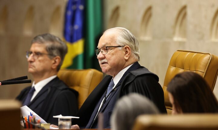 Dino critica condução de Fachin no STF e aponta degradação da imagem do Tribunal em sessão tensa