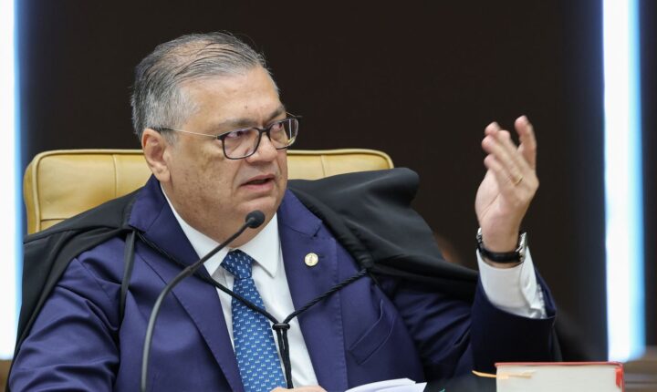 Dino e Zanin votam para julgar Moraes e Mendonça na mesma sessão no STF