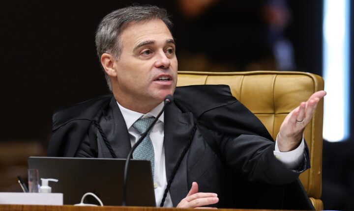 ‘Nada tenho a temer’, diz André Mendonça em meio à crise no Supremo