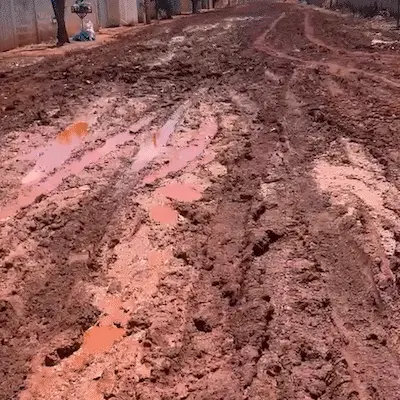 “Estamos presos”: após obra, lama toma conta de rua no Jardim Monte Alegre