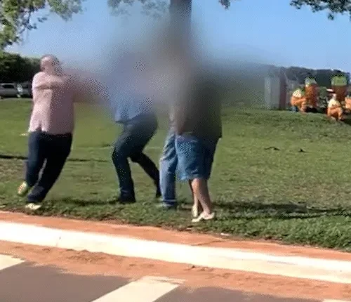 Chamado de “vagabundo”, vereador parte pra cima de motorista em protesto na MS-040