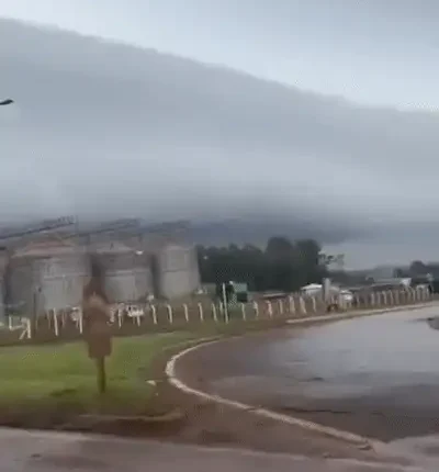 “Paredão” de nuvens avança sobre Maracaju durante alerta de tempestade