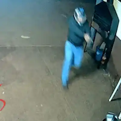 Homem é executado com 8 tiros de pistola dentro de bar em Maracaju