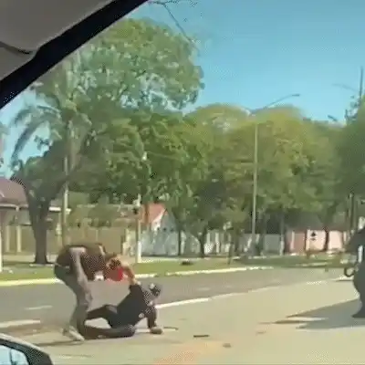Mesmo após levar tiro de bala de borracha, homem dribla abordagem da Guarda