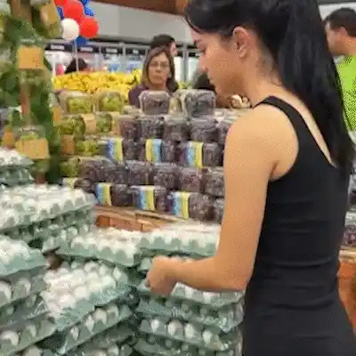 Cartela de ovos a R$ 6,99 vira atração em inauguração de atacarejo em Campo Grande