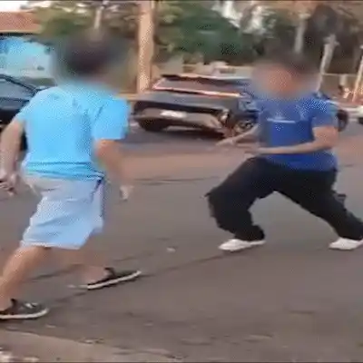 Vítima de bullying, menino fere colega por medo de apanhar na saída da aula em Campo Grande