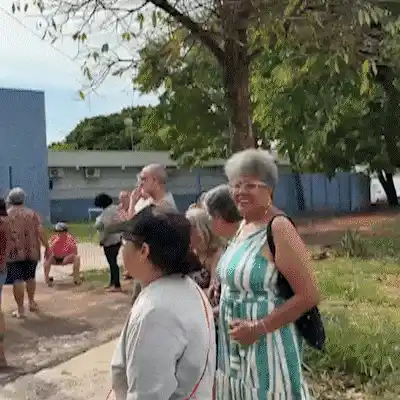 Moradores fazem manifestação em USF para pedir permanência de médico