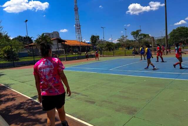 Jogos Indígenas têm almoço em comunidade, torcida da família e disputa