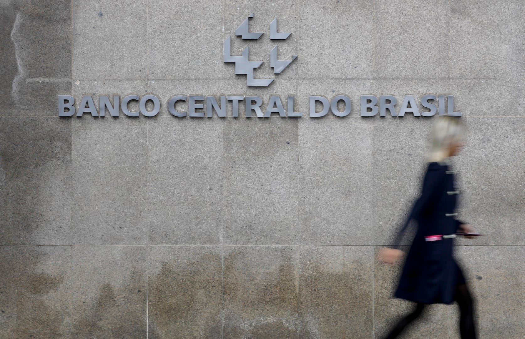 Mercado eleva projeção para inflação a 4,92% em 2026