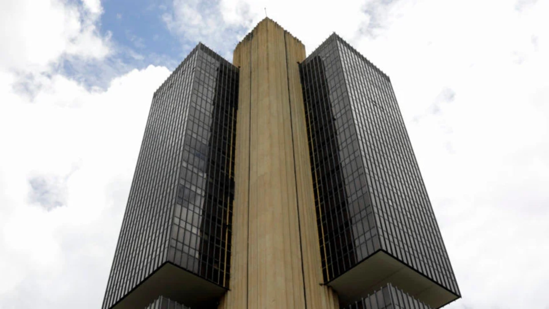 Prévia do PIB cai 0,2% em julho de 2026, diz BC