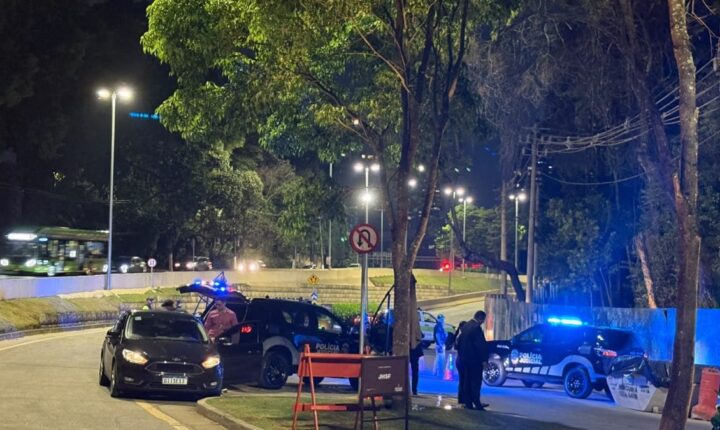 Casamento de filho de Moraes tem rua fechada e atrito com empresário