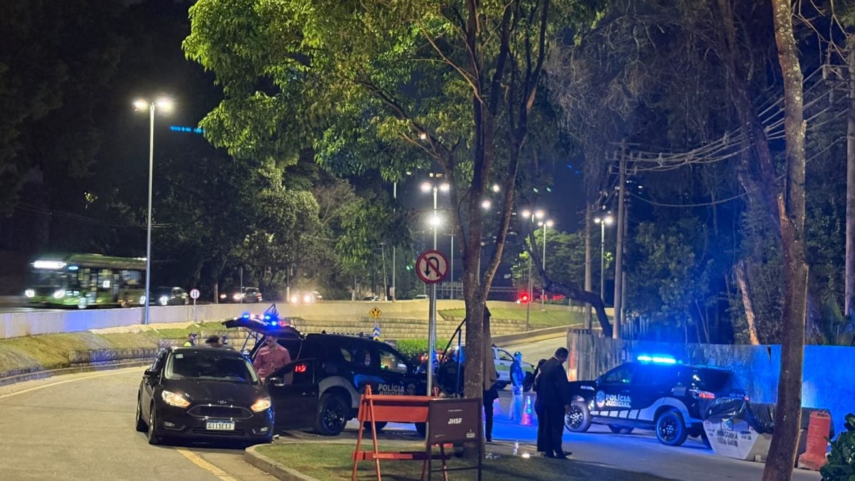 Casamento de filho de Moraes tem rua fechada e atrito com empresário
