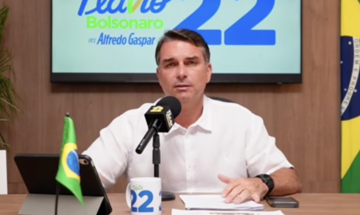 Flávio diz que vai “proteger o STF” de Moraes se for eleito presidente