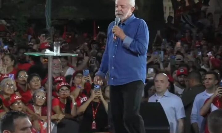 Lula diz que mulheres aprendem a “tomar toque” desde pequenas