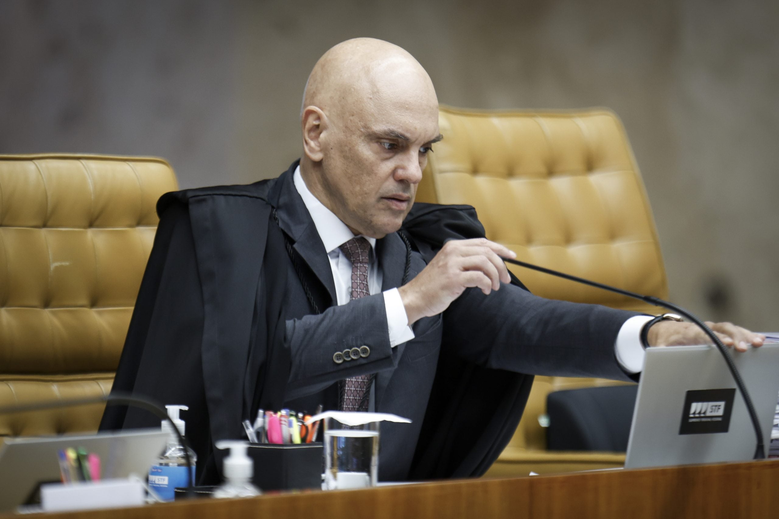 Moraes pede nova quebra de sigilo antes de sessão de 3ª feira no STF