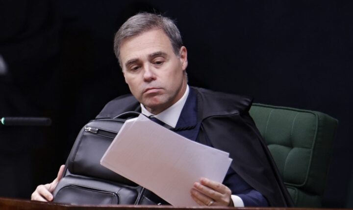 Maior sigilo em investigação foi por citação a Andrei e Gonet, diz Mendonça