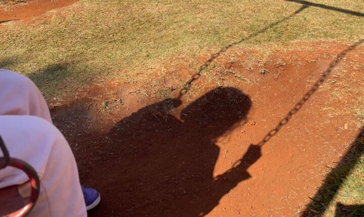 Homem é investigado após esconder celular em banheiro para filmar criança no Paraná