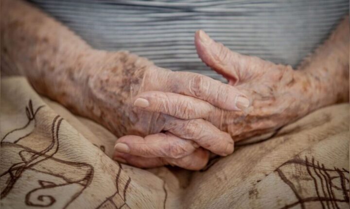 Idosa de 83 anos é agredida e ameaçada por companheiro em Apucarana