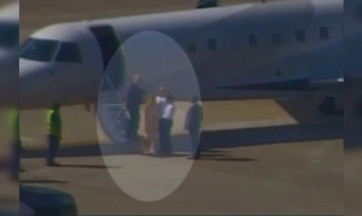 Imagens de desembarque no Rio desmentem versão de Moraes sobre uso de avião de Vorcaro