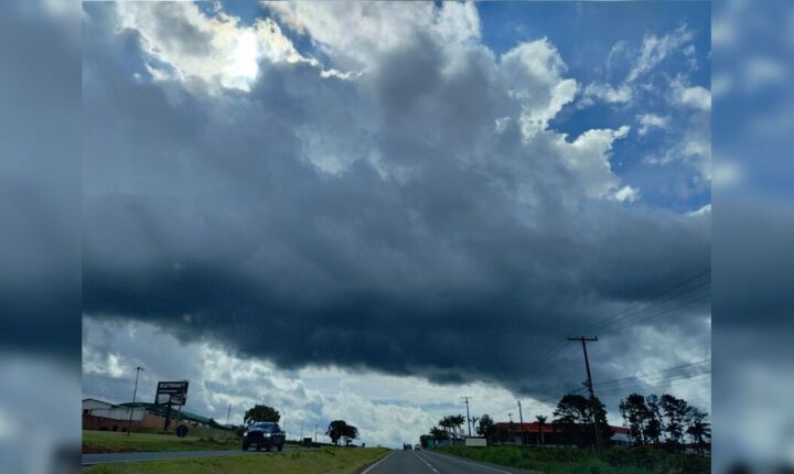 Semana começa com tempo instável e previsão de chuva forte em Apucarana