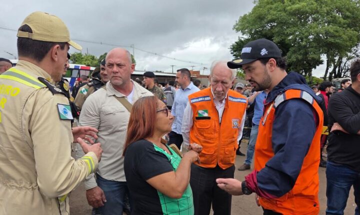 Governador em exercício acompanha atendimentos aos afetados por temporal em Apucarana