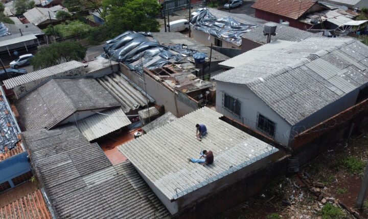 Após danos por temporal, Bombeiros de Apucarana alertam para riscos de quedas e choques em reparos