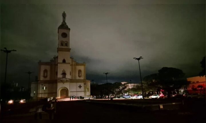 Críticas à Copel e o acirramento da reta final da campanha política no Paraná
