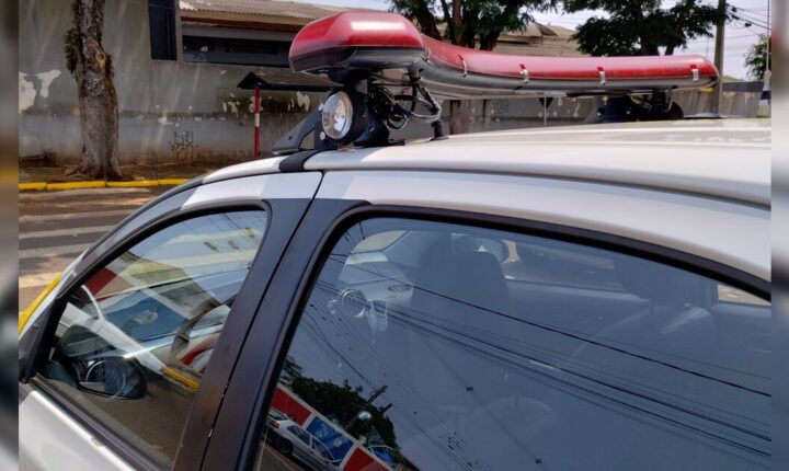 Fuga alucinante em Marilândia do Sul termina com suspeito e viatura da PM colidindo contra muro