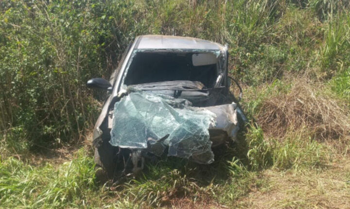 Homem morre após carro bater de frente com caminhão na PR-170 em Guarapuava