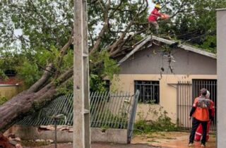 Em uma semana, dez pessoas sofrem fraturas no crânio e na coluna ao tentar consertar telhados após temporal em Apucarana