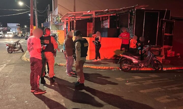 Colisão entre carro e moto no bairro Vila Nova deixa motociclista ferida em Apucarana